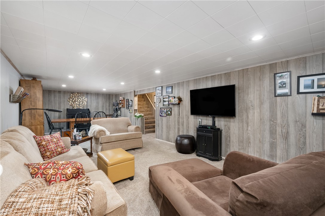 Mercer Twp - But, Pennsylvania 16057, United States, 3 Bedrooms Bedrooms, ,2 BathroomsBathrooms,Residential,Active,94938