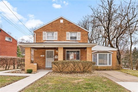 Photo of 212 Richland Dr, Penn Hills, PA 15235 (MLS # 1742146)