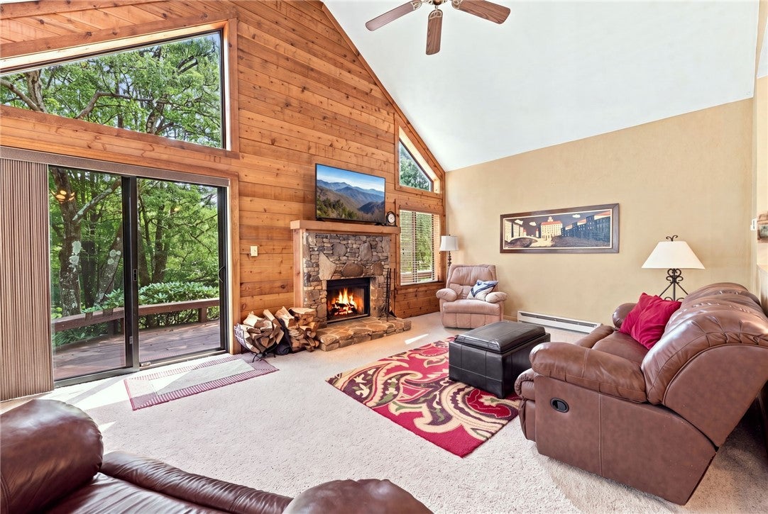 1733 Snowfield Drive