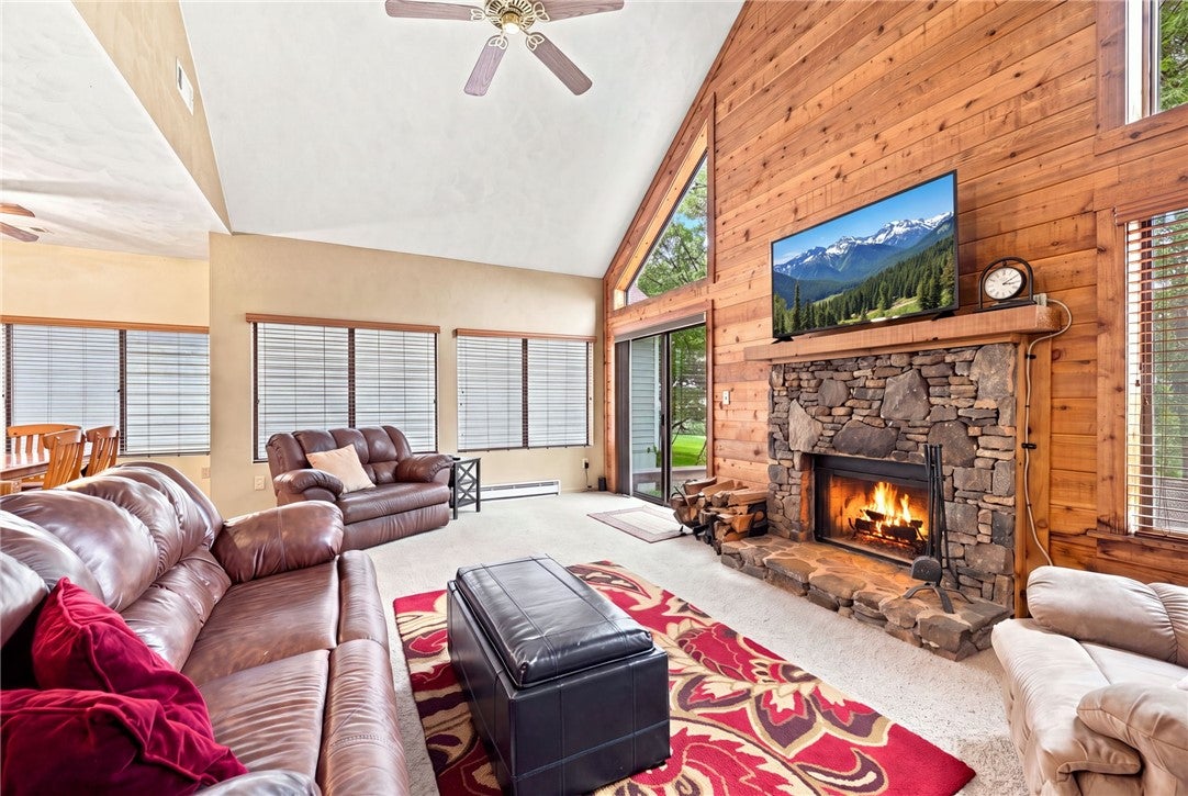 1733 Snowfield Drive