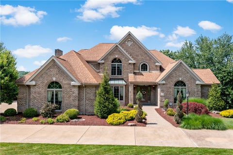 Photo of 206 Sugarwood Dr, Venetia, PA 15367 (MLS # 1761449)