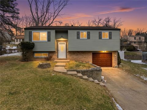 Photo of 392 Seminole Ave, McCandless, PA 15237 (MLS # 1738866)