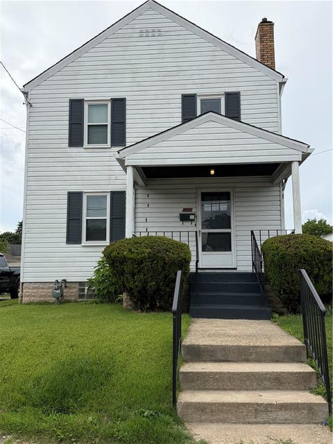 Photo of 2515 Sunset Ave, Ambridge, PA 15003 (MLS # 1762114)