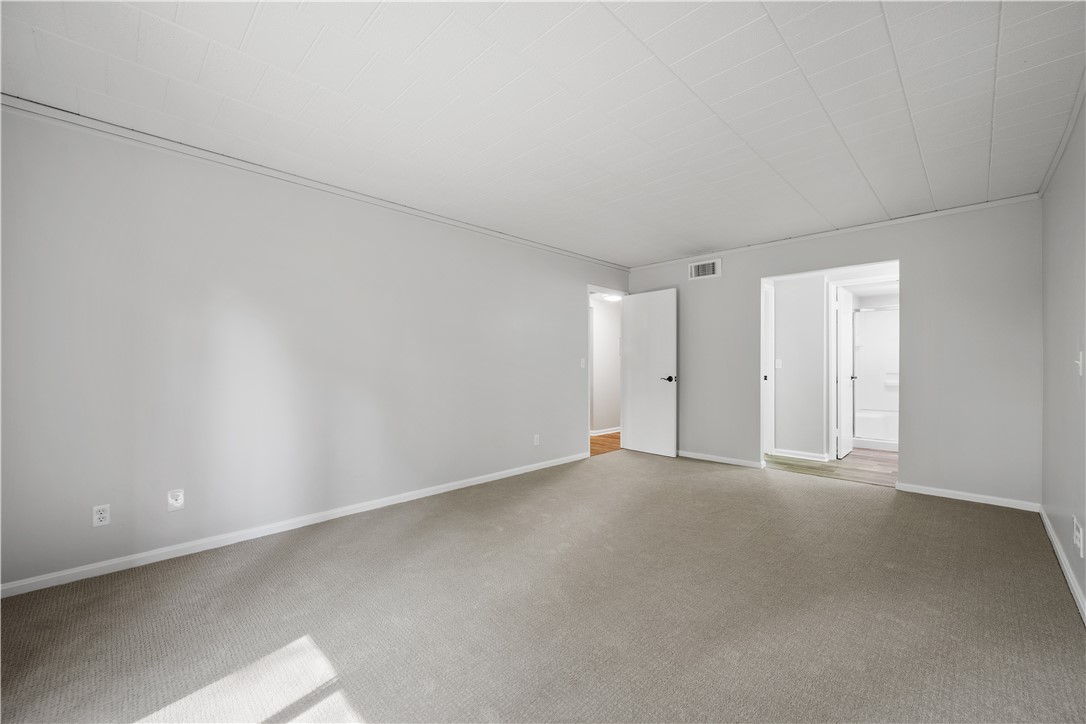 Sewickley, Pennsylvania 15143, United States, 1 Bedroom Bedrooms, ,1 BathroomBathrooms,Residential,Active,182532