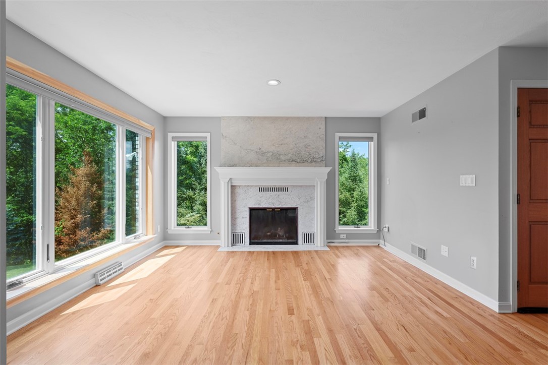 738 Cedarwood Dr