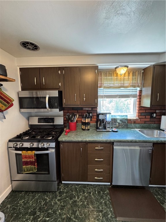 561 Marylea Ave, Whitehall, Pennsylvania image 14