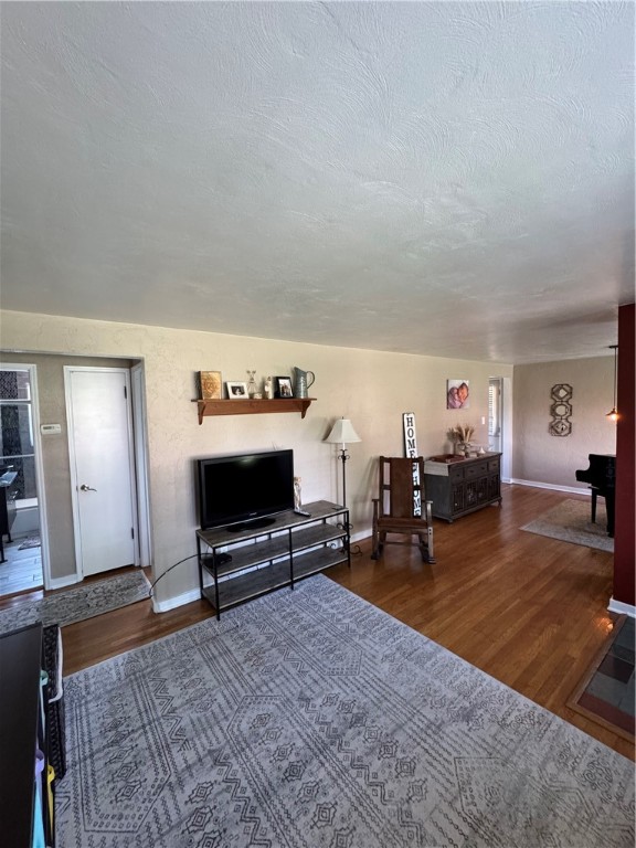 561 Marylea Ave, Whitehall, Pennsylvania image 13
