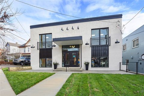 Photo of 929 Park Ave, Castle Shannon, PA 15234 (MLS # 1735421)