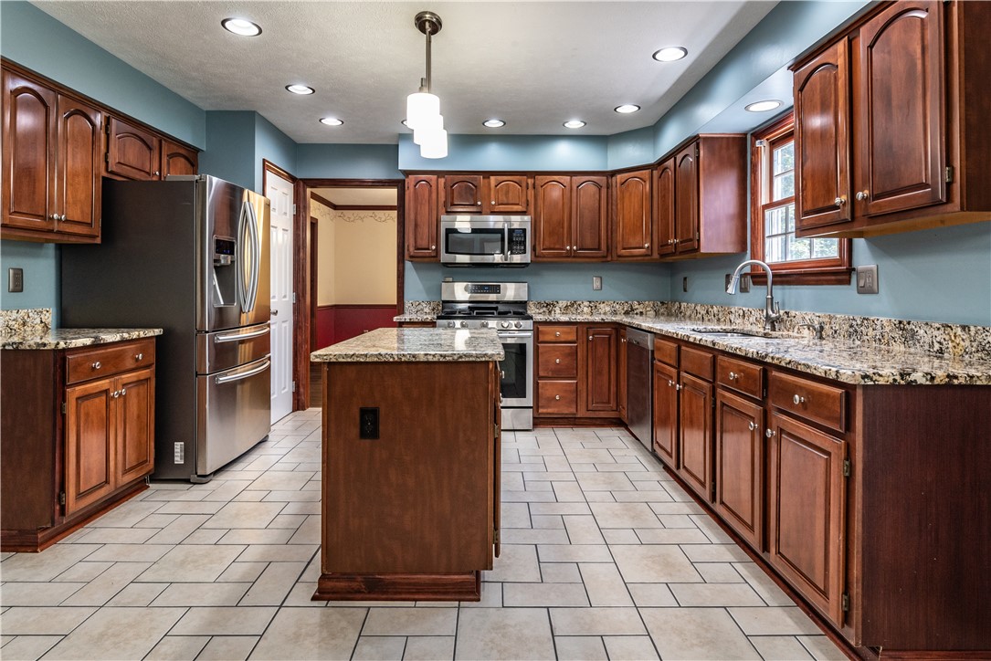 Seven Fields Boro, Pennsylvania 16046, United States, 4 Bedrooms Bedrooms, ,3 BathroomsBathrooms,Residential,Active,159020