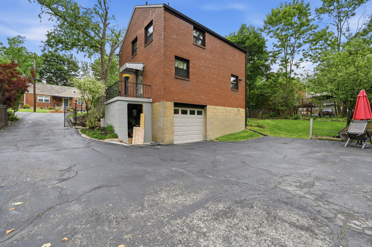 121 Glenfield Drive