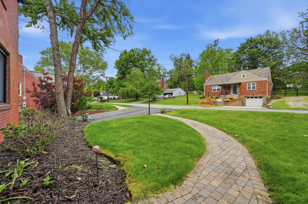 121 Glenfield Drive