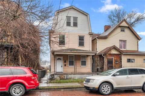 902 Robinson St McKees Rocks PA 15136