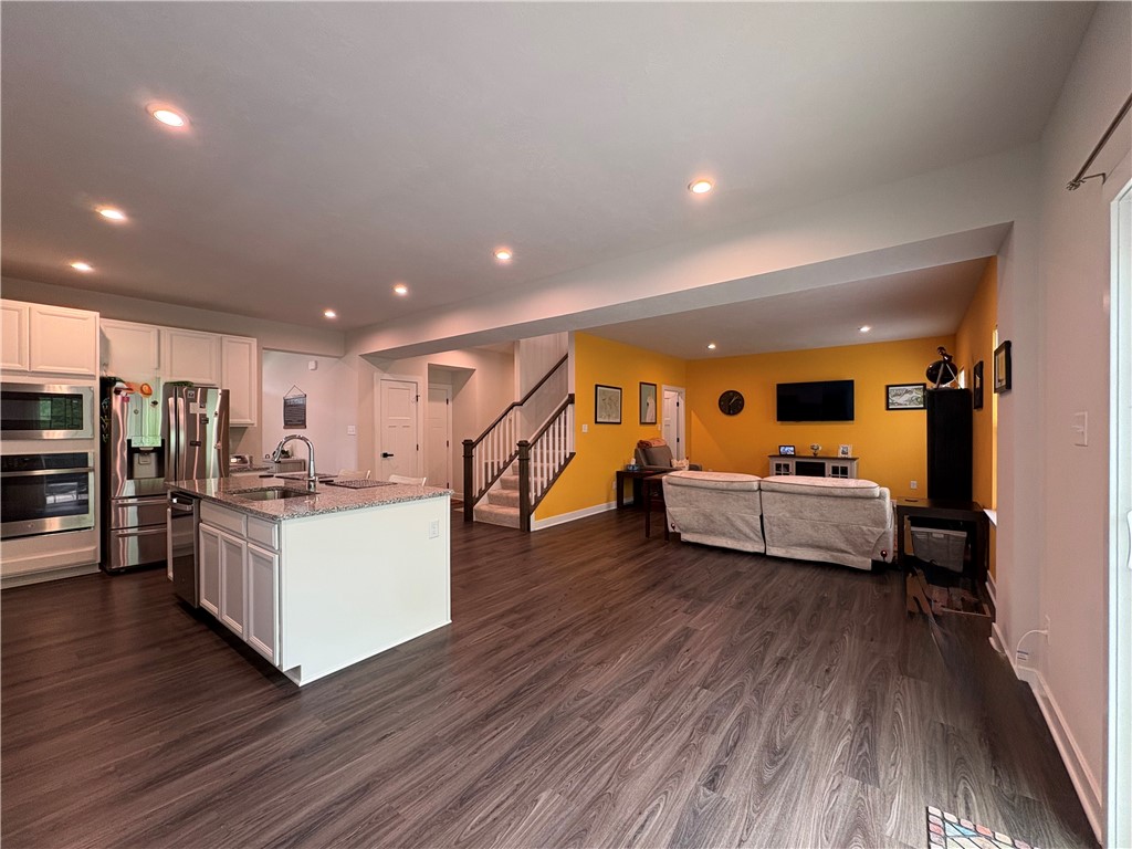 2025 Pinnacle Way, South Park, Pennsylvania image 10