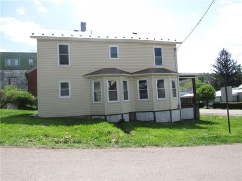 Single Family Residence in Meyersdale Boro PA 122 Market Street St 3.jpg