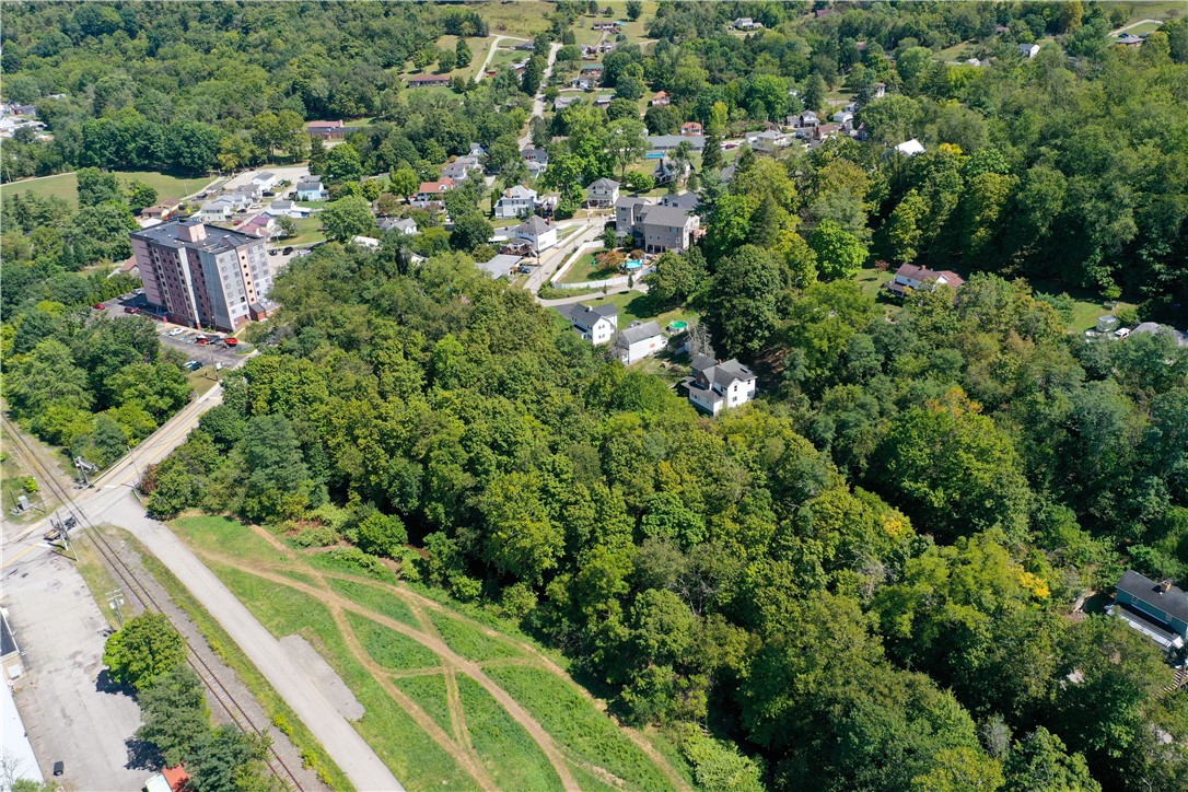 Piersol Avenue, Bentleyville, Pennsylvania image 15