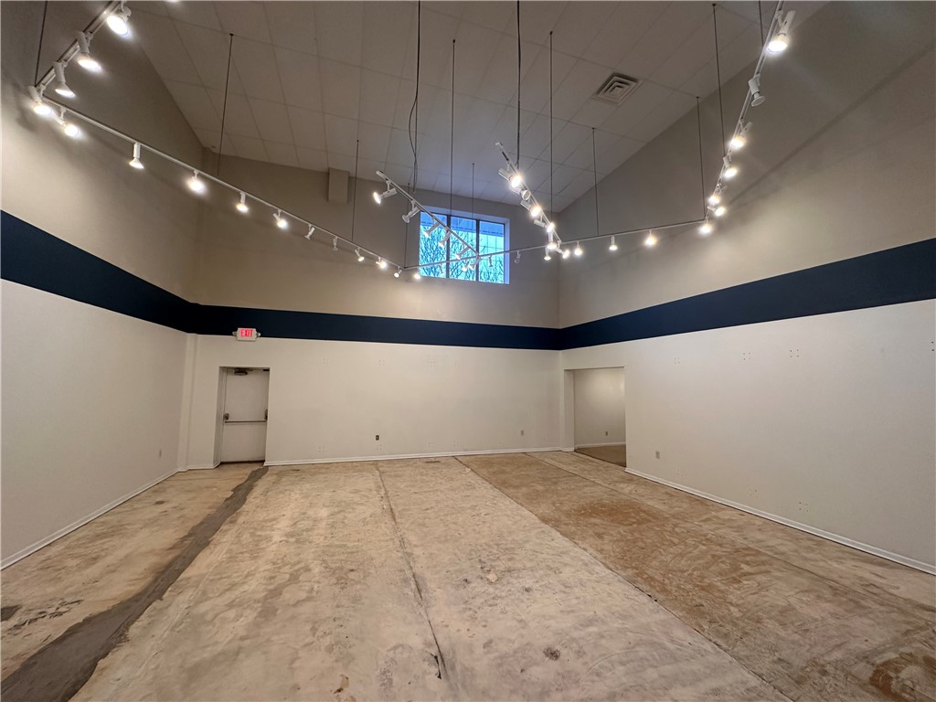 Penn Twp - But, Pennsylvania 16002, United States, ,Commercial,Active,24616