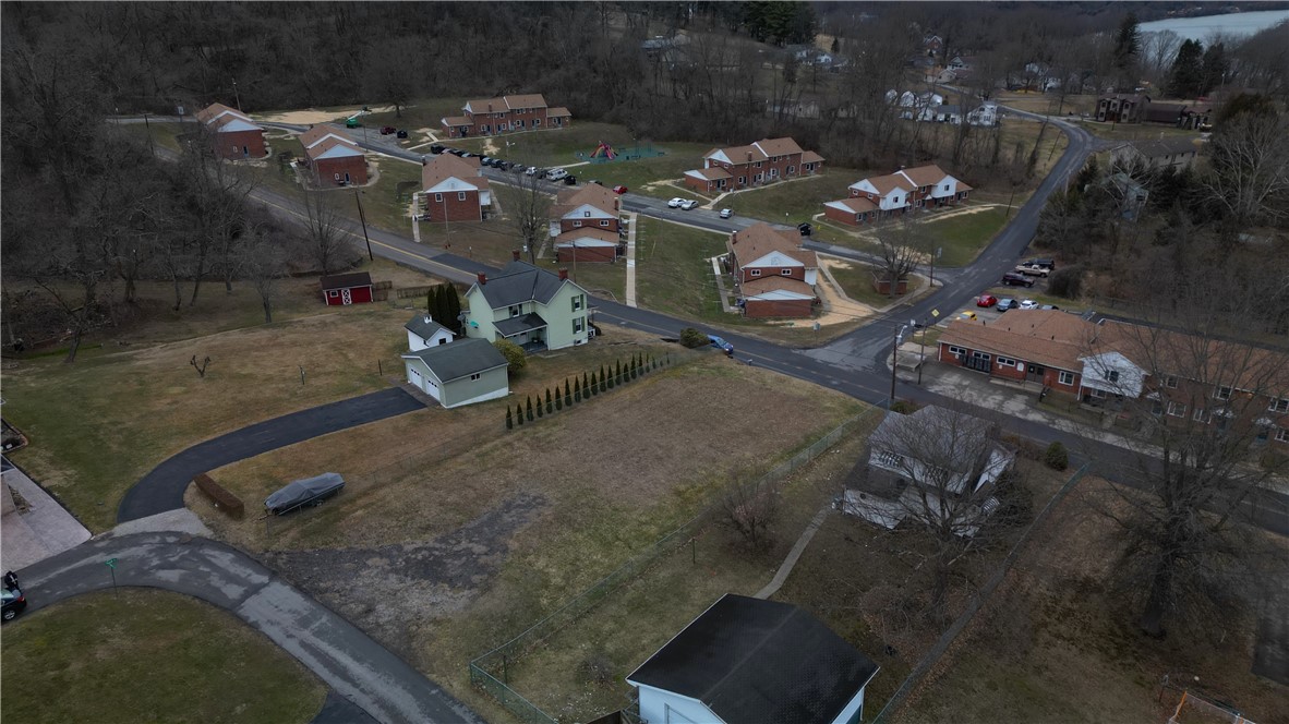 748 Crawford Rd