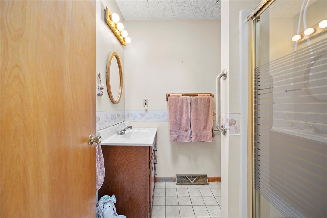 205 Cambridge Rd, Bethel Park, Pennsylvania image 11