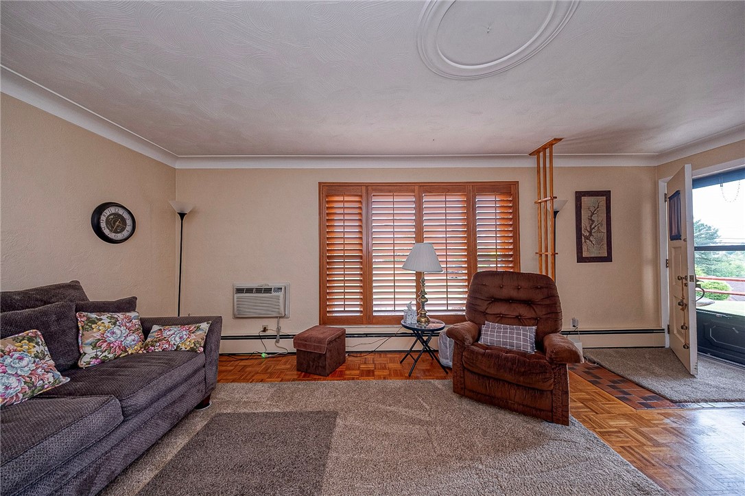 253 Willow Dr