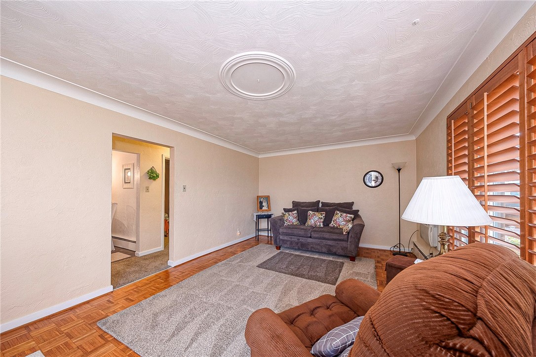 253 Willow Dr