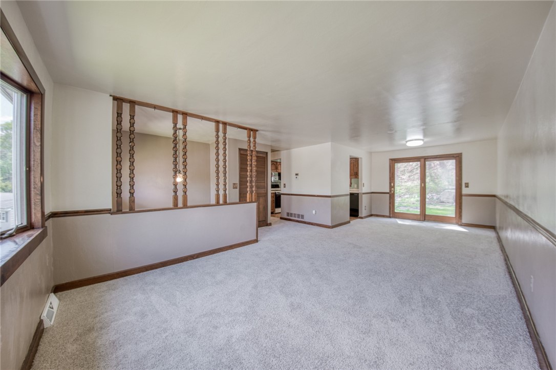 98 York Dr