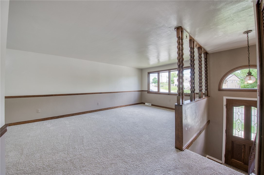98 York Dr