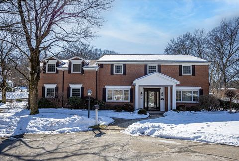 50 Camelot Ct Churchill Boro PA 15235