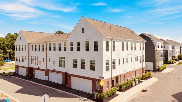 907 VAUGHN LN, CRANBERRY TOWNSHIP, PA 16066 - Image cc08d0b724d91421bde697faef0d12e1/827815696