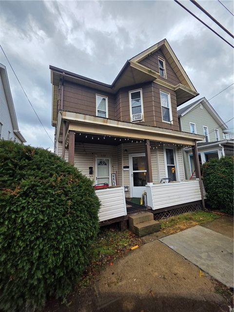 Photo of 520 E 2nd Ave, Tarentum, PA 15084 (MLS # 1744498)
