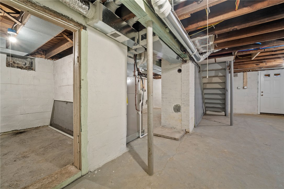 Scott Twp - Sal, Pennsylvania 15106, United States, 3 Bedrooms Bedrooms, ,2 BathroomsBathrooms,Residential,Active,34180