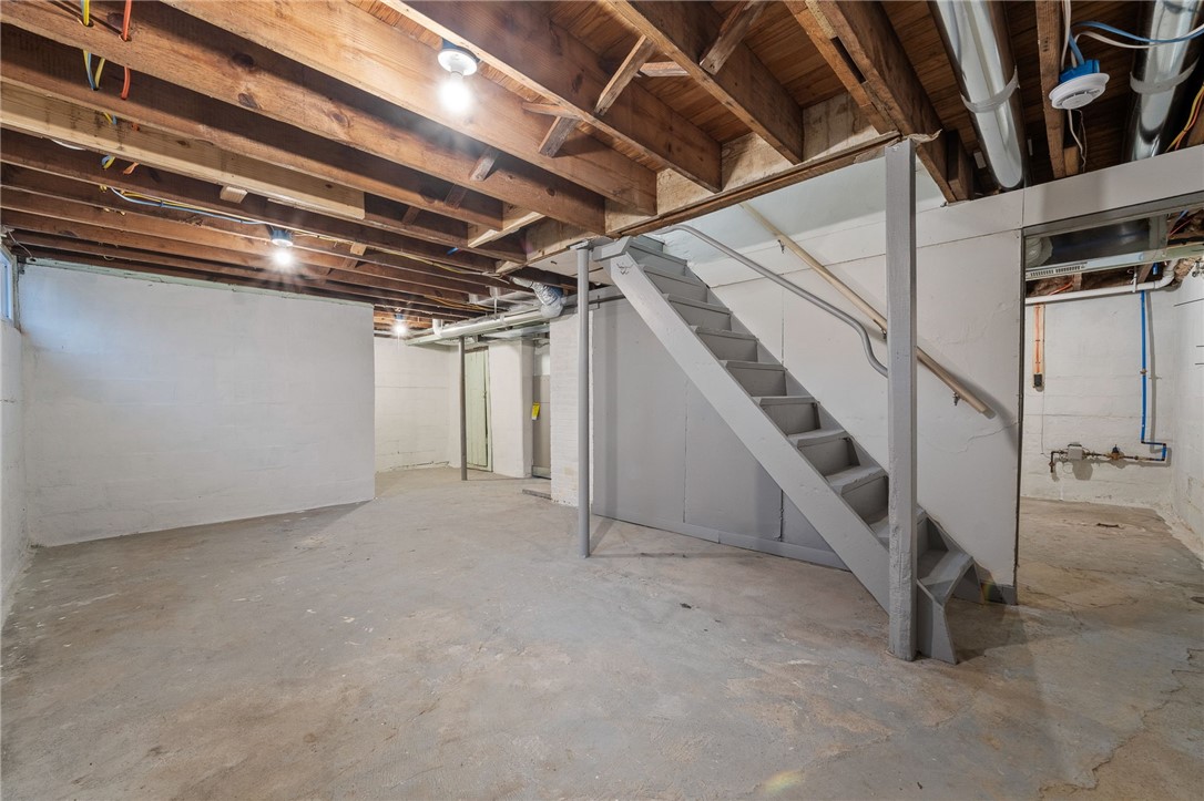 Scott Twp - Sal, Pennsylvania 15106, United States, 3 Bedrooms Bedrooms, ,2 BathroomsBathrooms,Residential,Active,34180