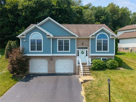 Homes For Sale - 104 Caitlin Ct Ct<br/> Westmoreland County, Hunker, PA 15639
