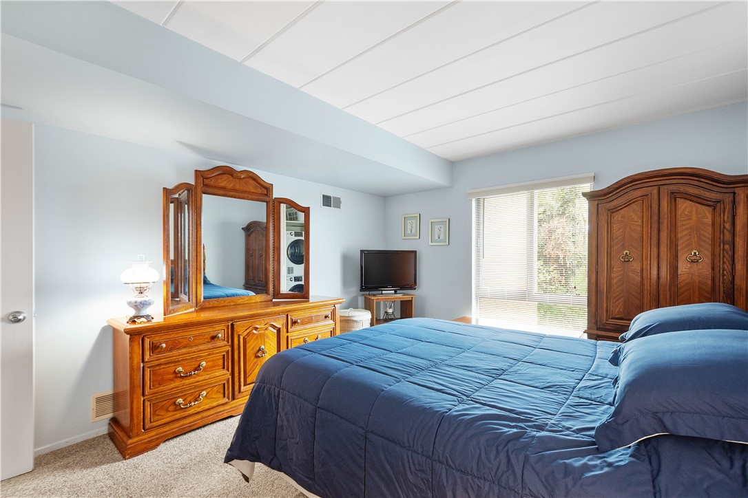 Scott Twp - Sal, Pennsylvania 15220, United States, 2 Bedrooms Bedrooms, ,1 BathroomBathrooms,Residential,Active,121208