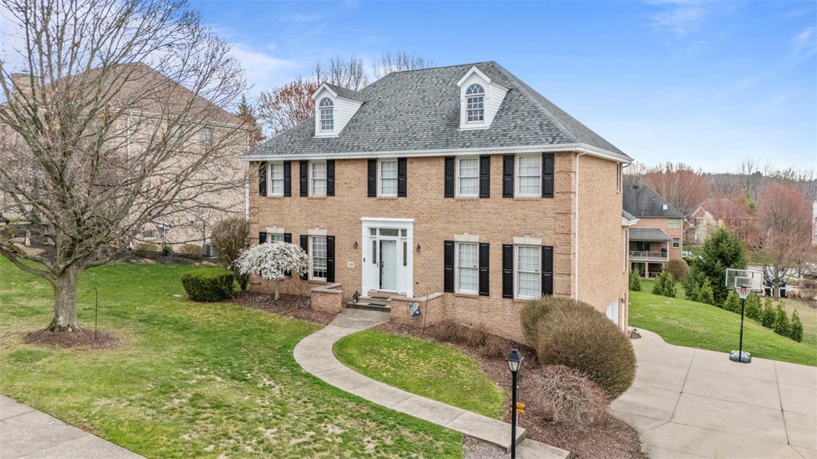 2305 Meadow Vue Dr