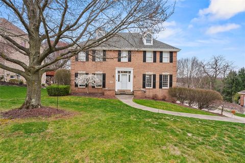 2305 Meadow Vue Dr Moon/Crescent Twp PA 15108