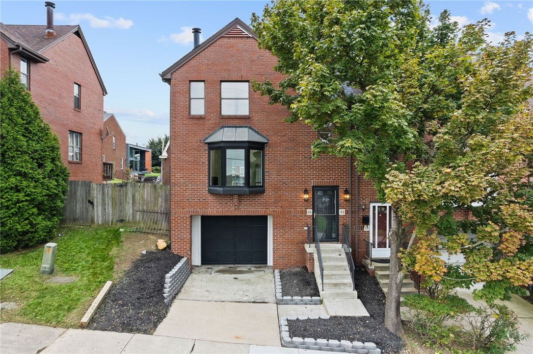1848 Arcena St