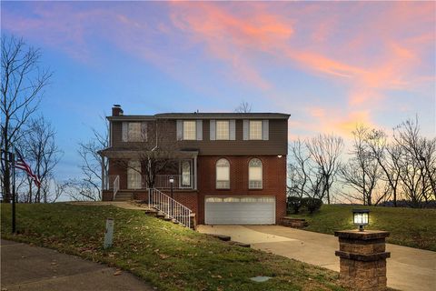 Photo of 210 Gotham Ln, Monroeville, PA 15146 (MLS # 1736274)