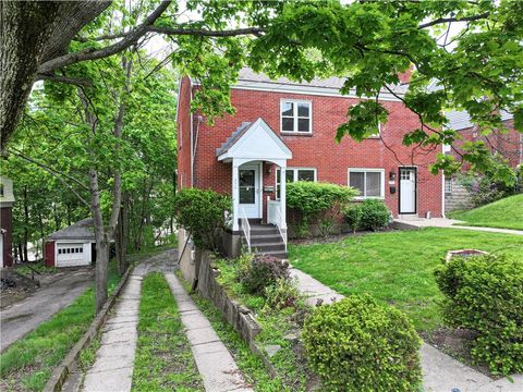 Photo of 256 Academy Ave, Pittsburgh, PA 15228 (MLS # 1751679)