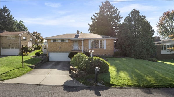 211 HALSEY DR, MCKEESPORT, PA 15132 - Image ccf5d4dd6bda1646c593fc7f0e36a42f/3097371128