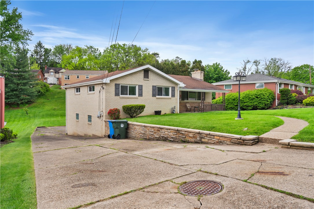 549 Dunn Dr Dr, Whitehall, Pennsylvania image 2