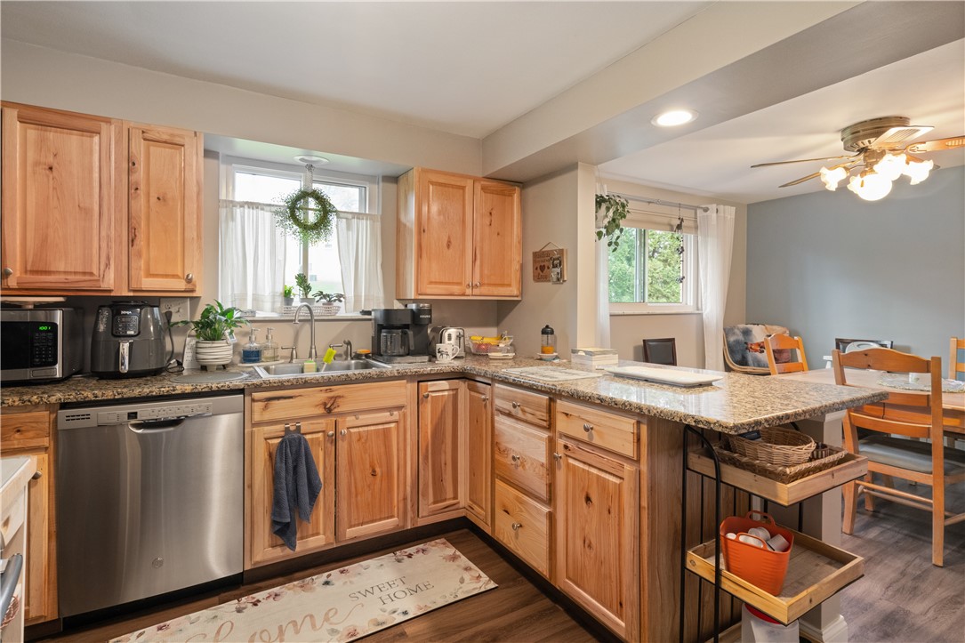 549 Dunn Dr Dr, Whitehall, Pennsylvania image 12
