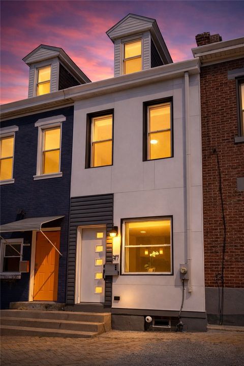 Townhouse For Sale - 317 39th St<br/> Lawrenceville, PA 15201