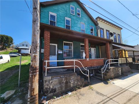 Photo of 724 Hemlock Aly Way, Glassport, PA 15045 (MLS # 1747065)