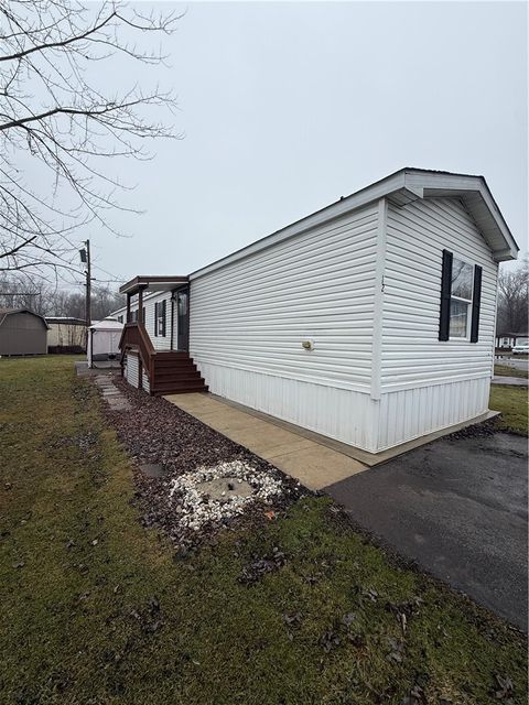 Mobile Home For Sale - 110 Liberty St<br/> Jamestown, PA 16134