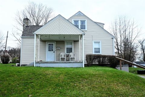 Photo of 901 Gary Ave, Clairton, PA 15025 (MLS # 1744657)