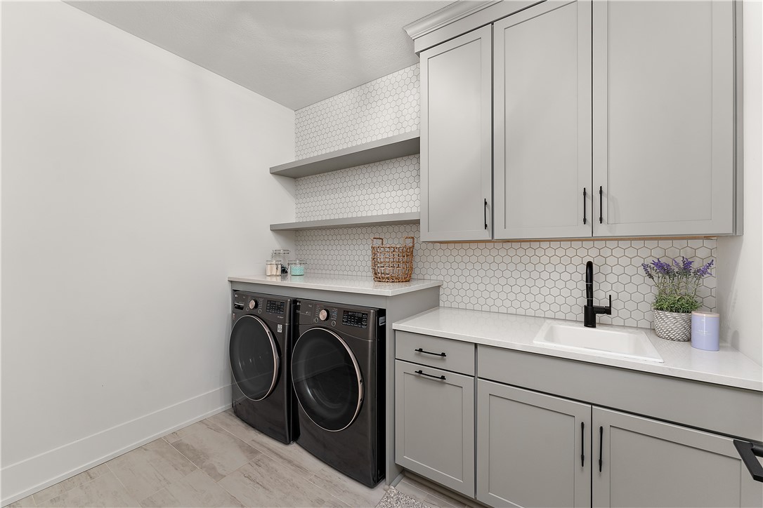 Marshall, Pennsylvania 15005, United States, 6 Bedrooms Bedrooms, ,6 BathroomsBathrooms,Residential,Active,212810