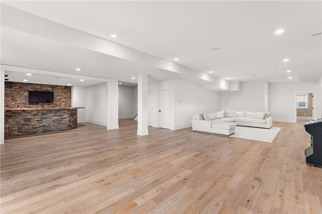 Marshall, Pennsylvania 15005, United States, 6 Bedrooms Bedrooms, ,6 BathroomsBathrooms,Residential,Active,212810