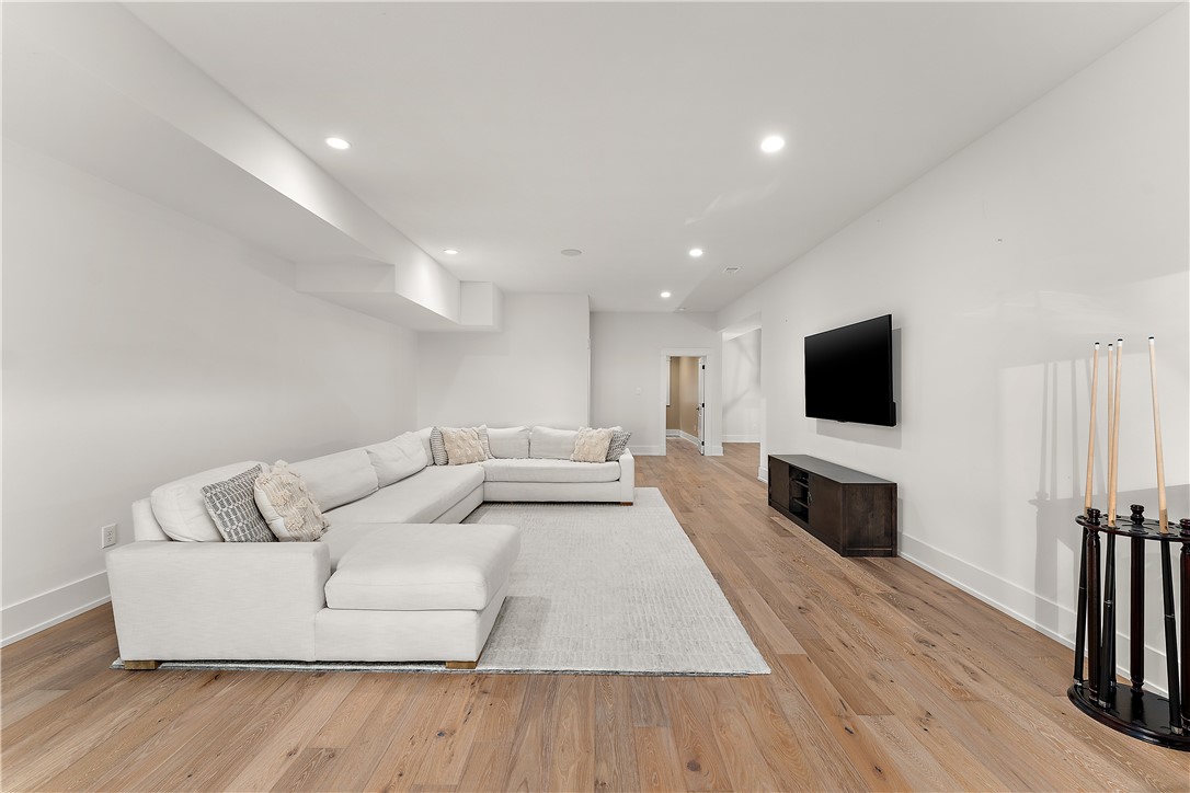 Marshall, Pennsylvania 15005, United States, 6 Bedrooms Bedrooms, ,6 BathroomsBathrooms,Residential,Active,212810