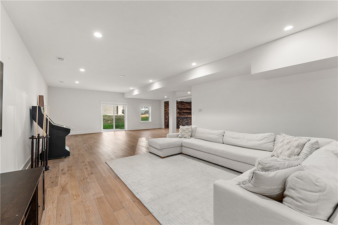 Marshall, Pennsylvania 15005, United States, 6 Bedrooms Bedrooms, ,6 BathroomsBathrooms,Residential,Active,212810