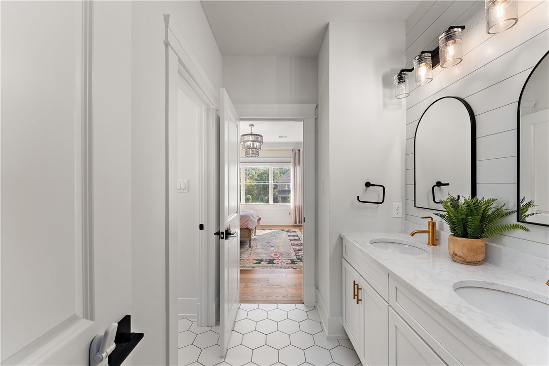 Marshall, Pennsylvania 15005, United States, 6 Bedrooms Bedrooms, ,6 BathroomsBathrooms,Residential,Active,212810